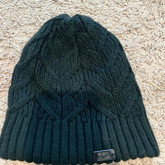 Under Armour Women’s Black Cable Knit Beanie | ColdGear Ribbed Winter Hat - Picture 3 of 7